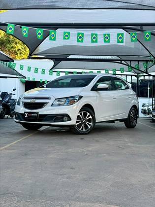 CHEVROLET ONIX 1.4 MPFI LTZ 8V FLEX 4P AUTOMÁTICO CHEVROLET ONIX 1.4 MPFI LTZ 8V FLEX 4P AUTOMÁTICO